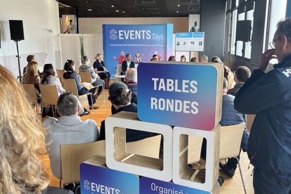 Events Days - totem escalier